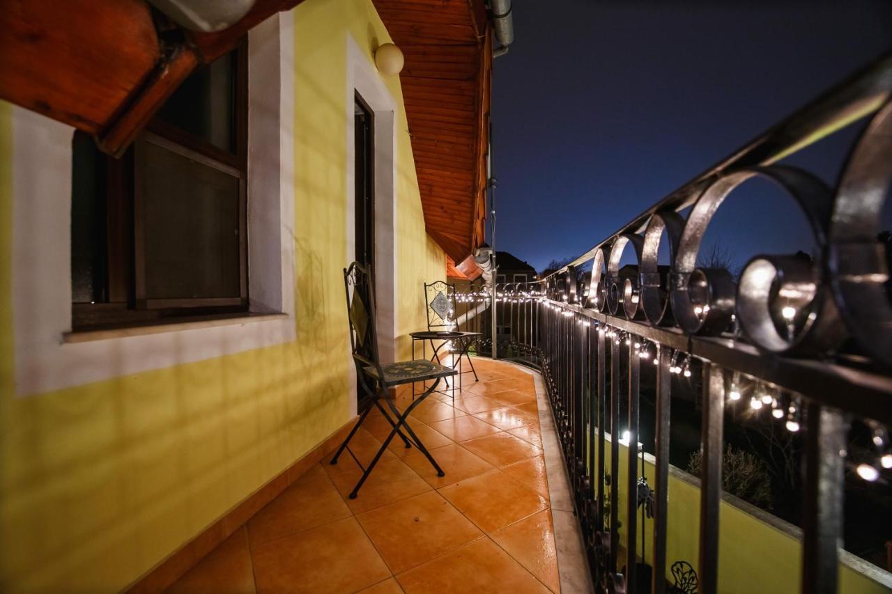 Casa 3 Guesthouse Oradea Eksteriør billede