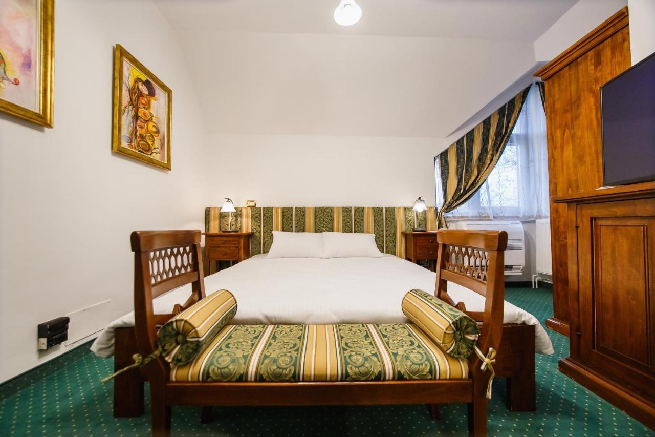 Casa 3 Guesthouse Oradea Eksteriør billede