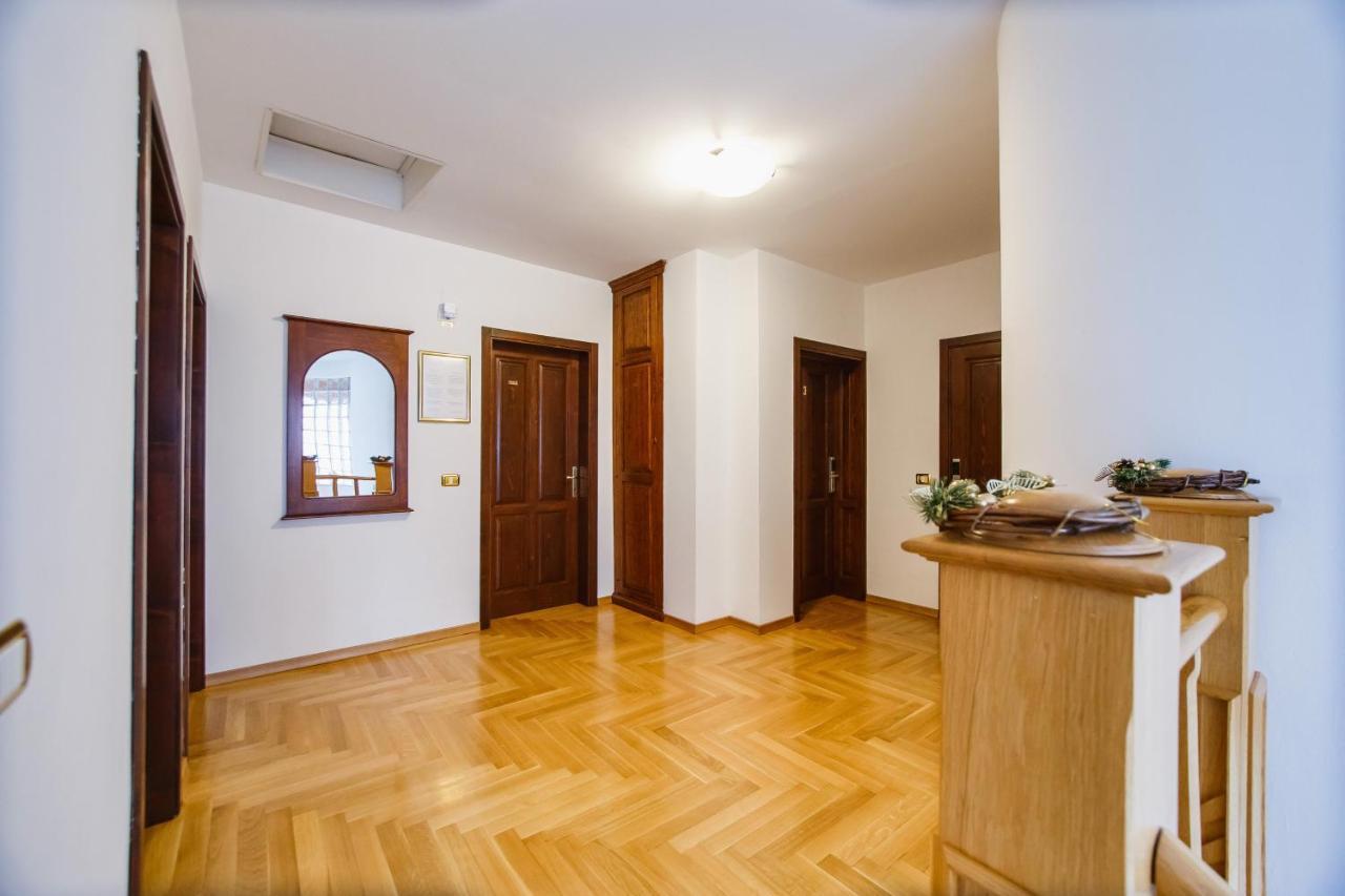 Casa 3 Guesthouse Oradea Eksteriør billede